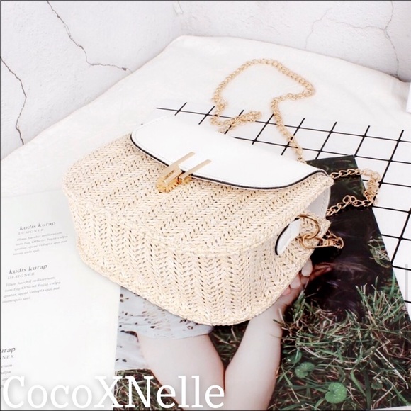 Mini Straw Crossbody! - Picture 4 of 7